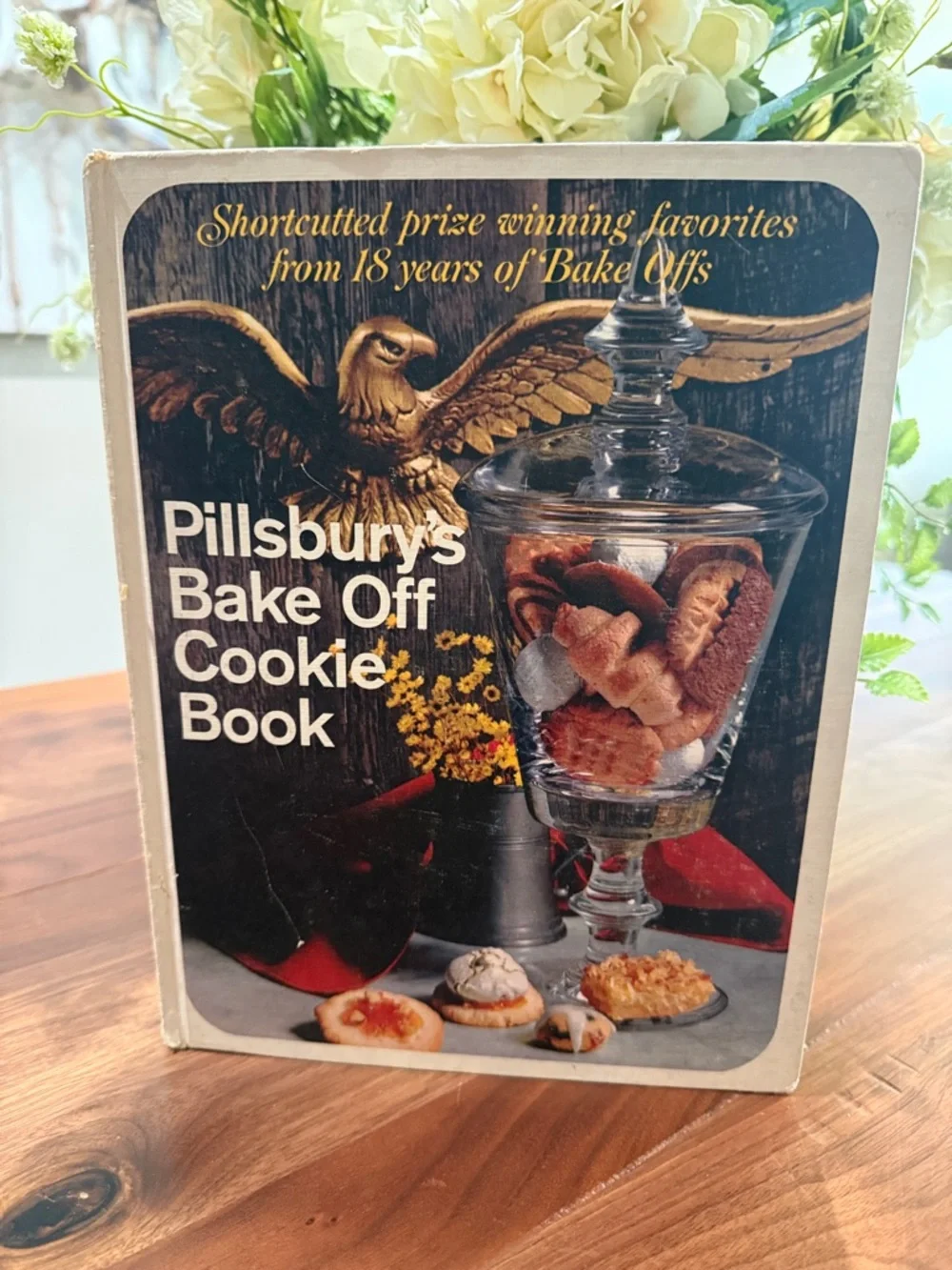 Vintage 1967 Pillsbury's Bake Off Hardcover Cookie Book